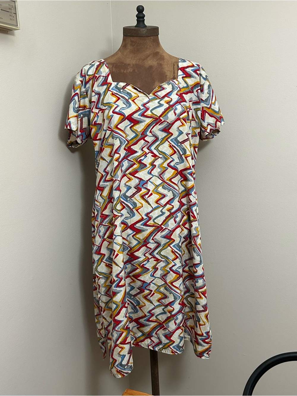 Multicolor Zigzag Short Sleeve Women's Tunic